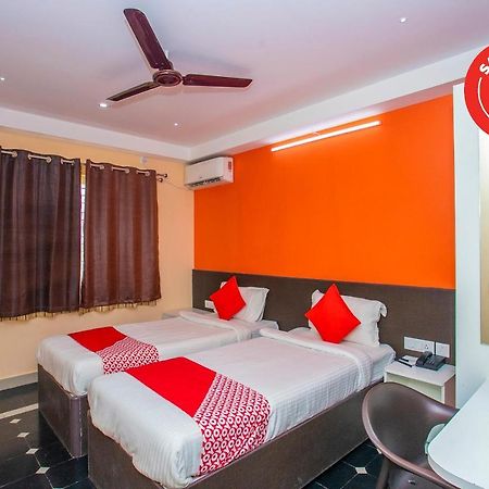 Oyo 22837 Chairmen'S Hotel Bangalore Eksteriør bilde