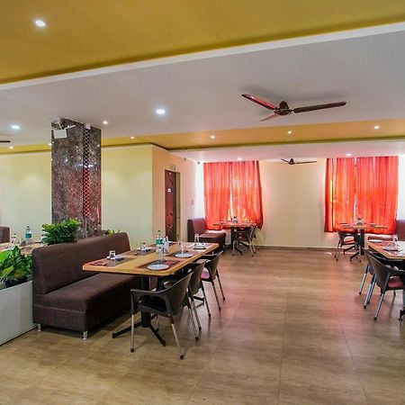 Oyo 22837 Chairmen'S Hotel Bangalore Eksteriør bilde
