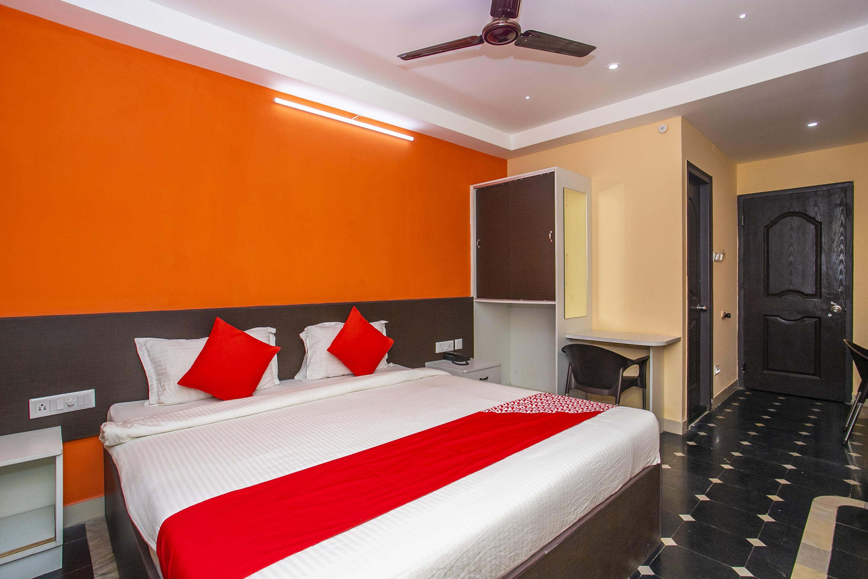 Oyo 22837 Chairmen'S Hotel Bangalore Eksteriør bilde