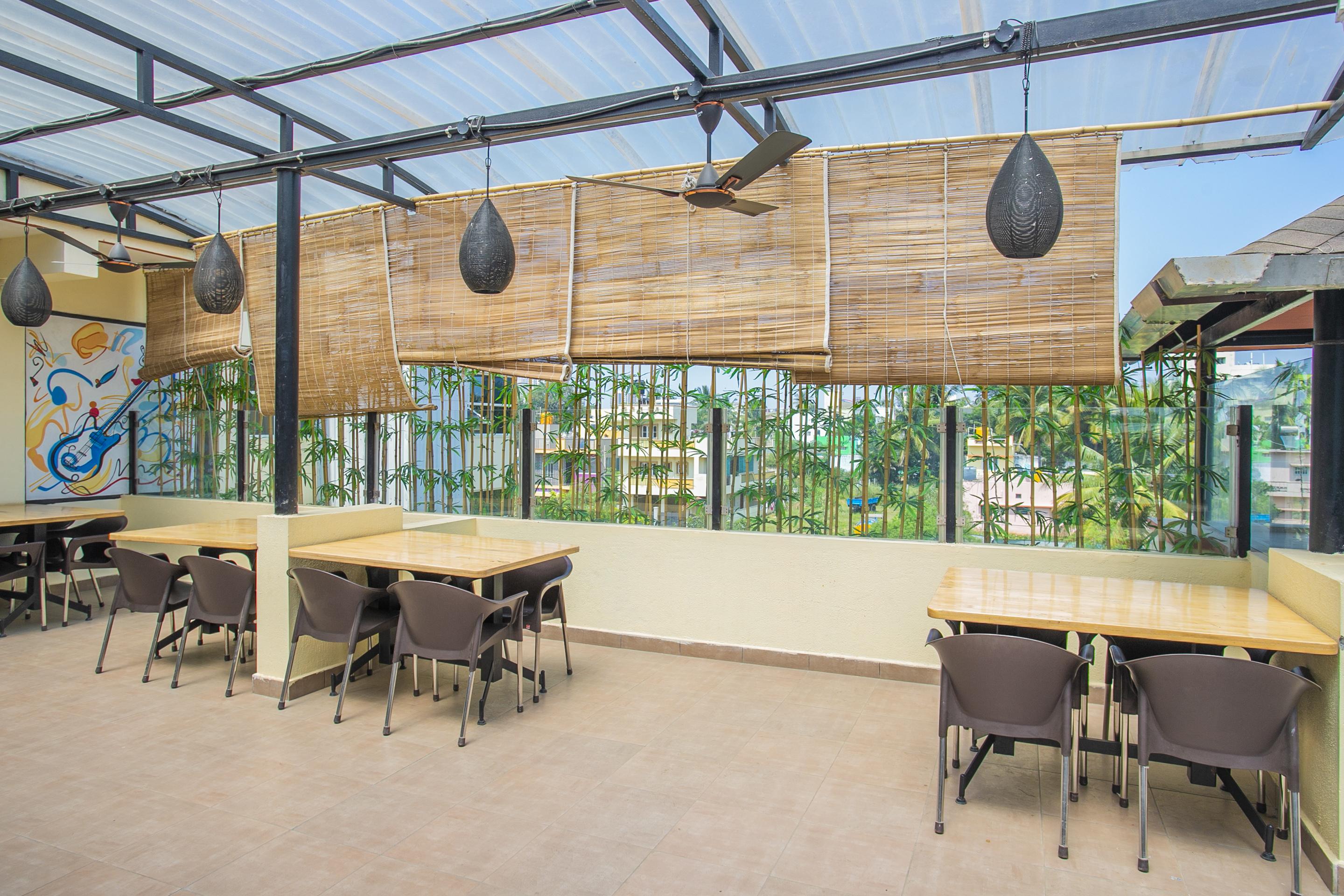 Oyo 22837 Chairmen'S Hotel Bangalore Eksteriør bilde