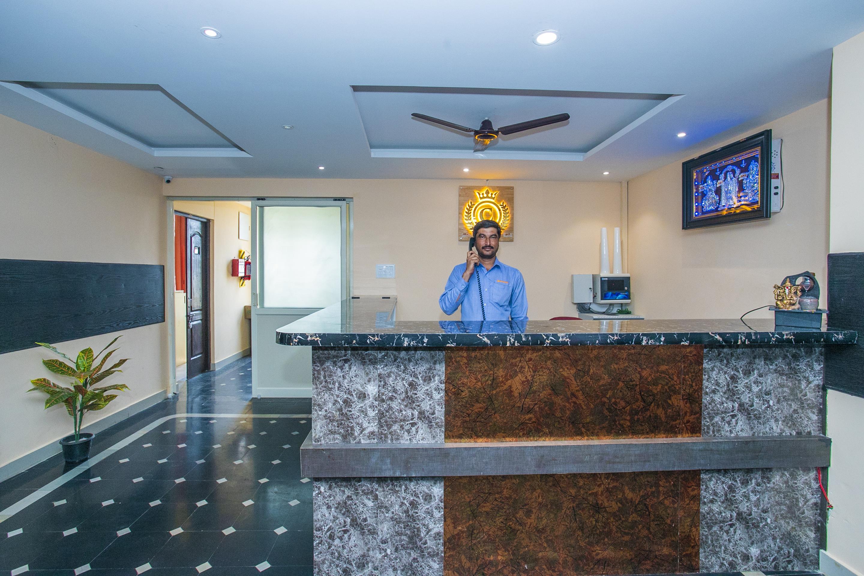 Oyo 22837 Chairmen'S Hotel Bangalore Eksteriør bilde