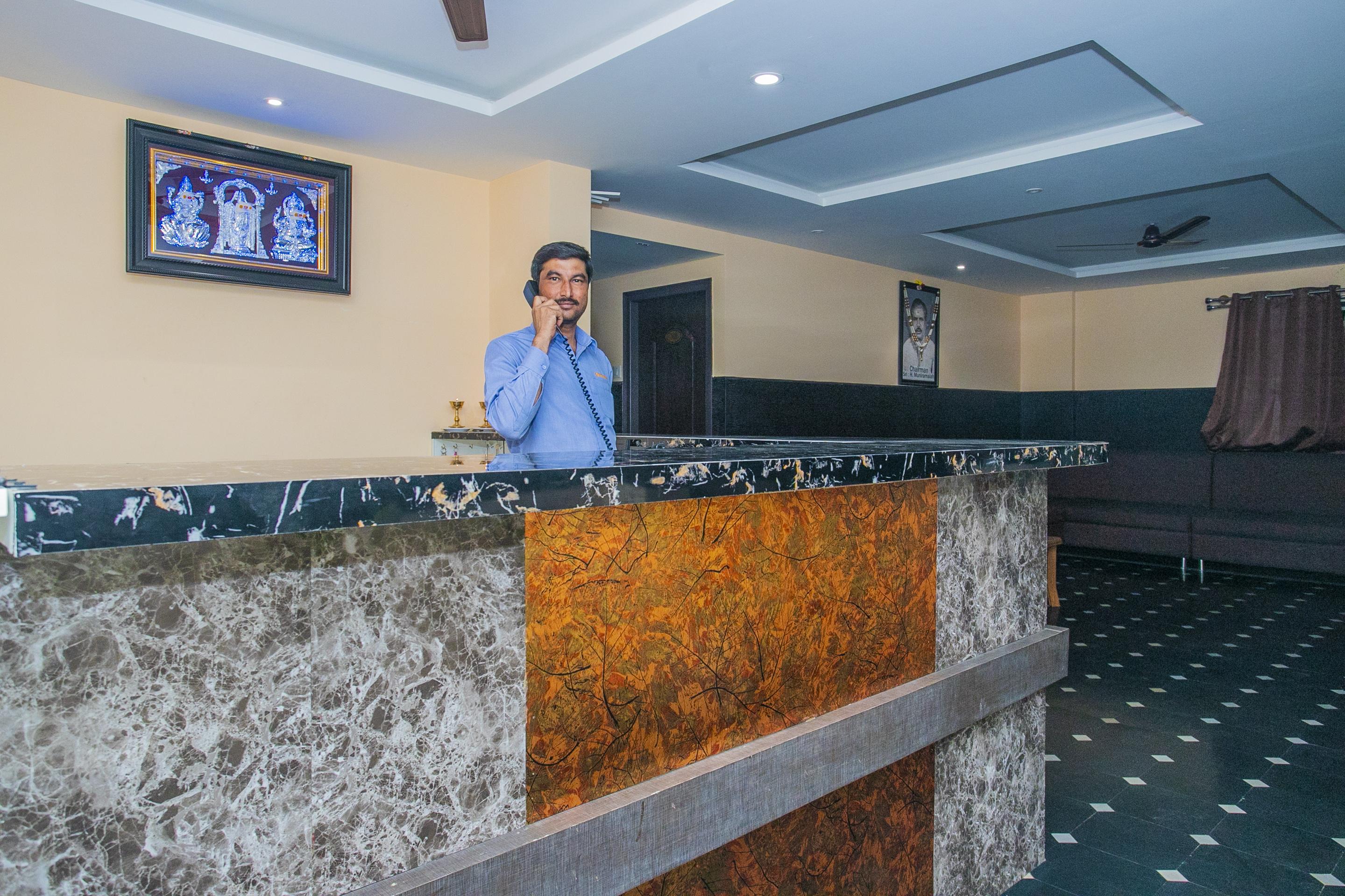 Oyo 22837 Chairmen'S Hotel Bangalore Eksteriør bilde