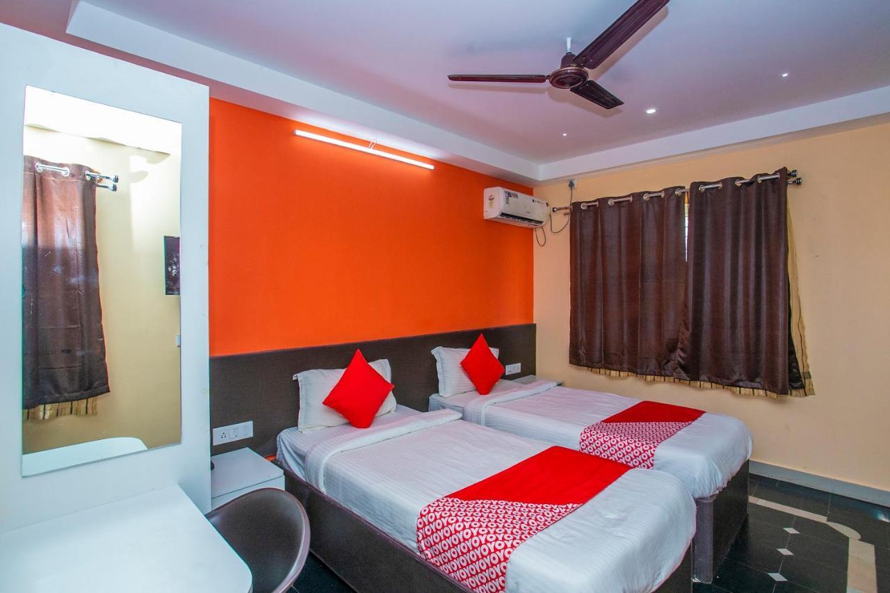 Oyo 22837 Chairmen'S Hotel Bangalore Eksteriør bilde