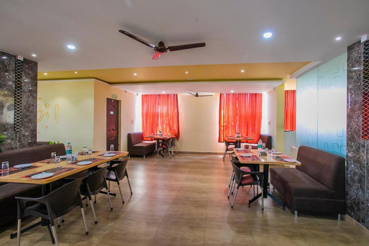 Oyo 22837 Chairmen'S Hotel Bangalore Eksteriør bilde