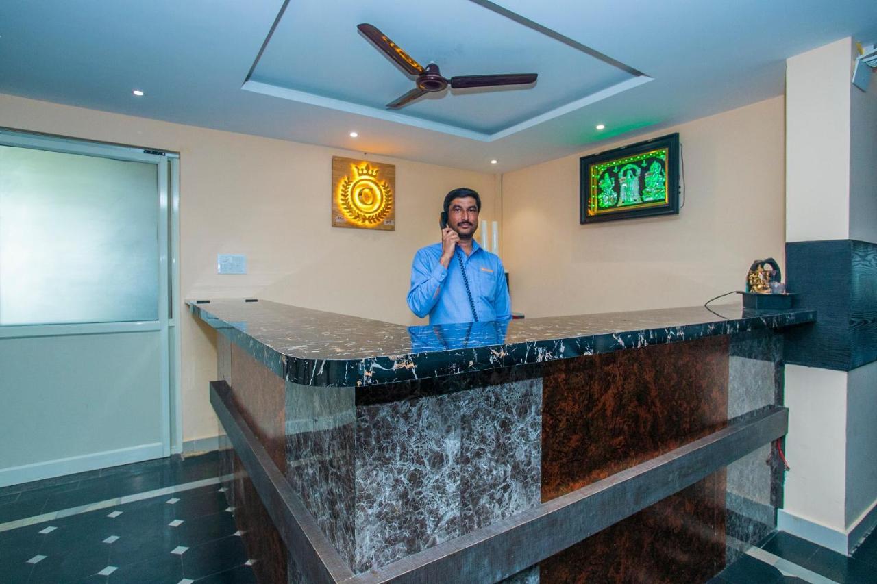 Oyo 22837 Chairmen'S Hotel Bangalore Eksteriør bilde